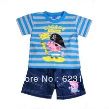 camiseta listras + calça jeans curta Peppa Pig george porco